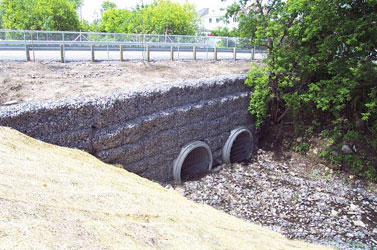 Laval 2005 - Construction of a new road over existing culverts